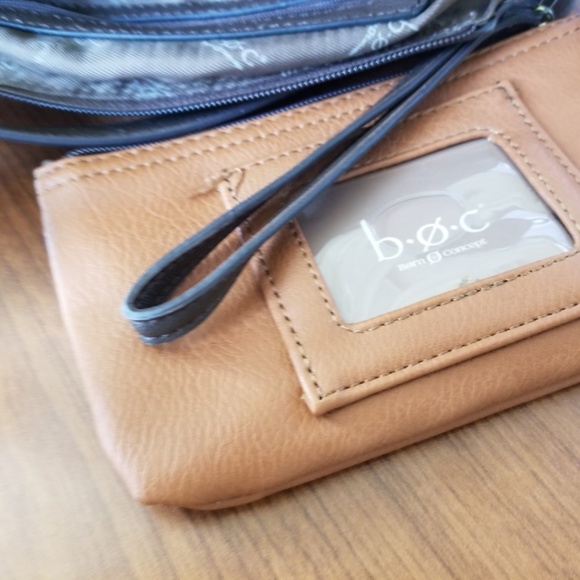 b·ø·c purse with wristlet - Picture 3 of 7